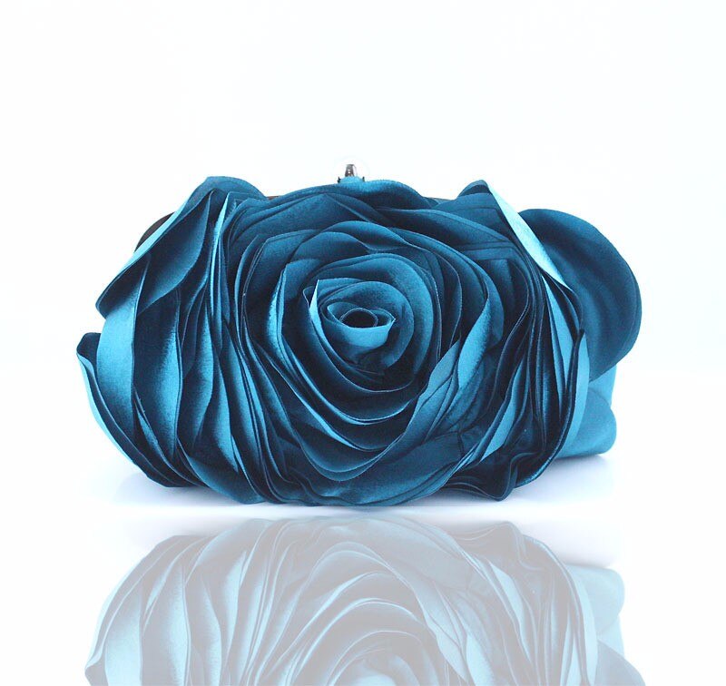 Bolsa Clutch em Formato de Flor