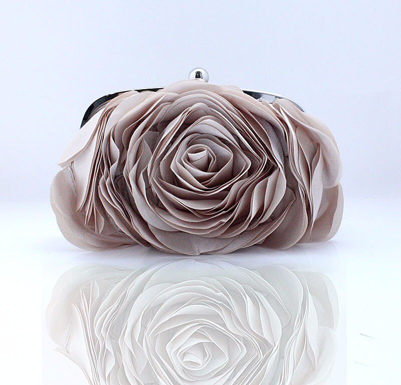Bolsa Clutch em Formato de Flor
