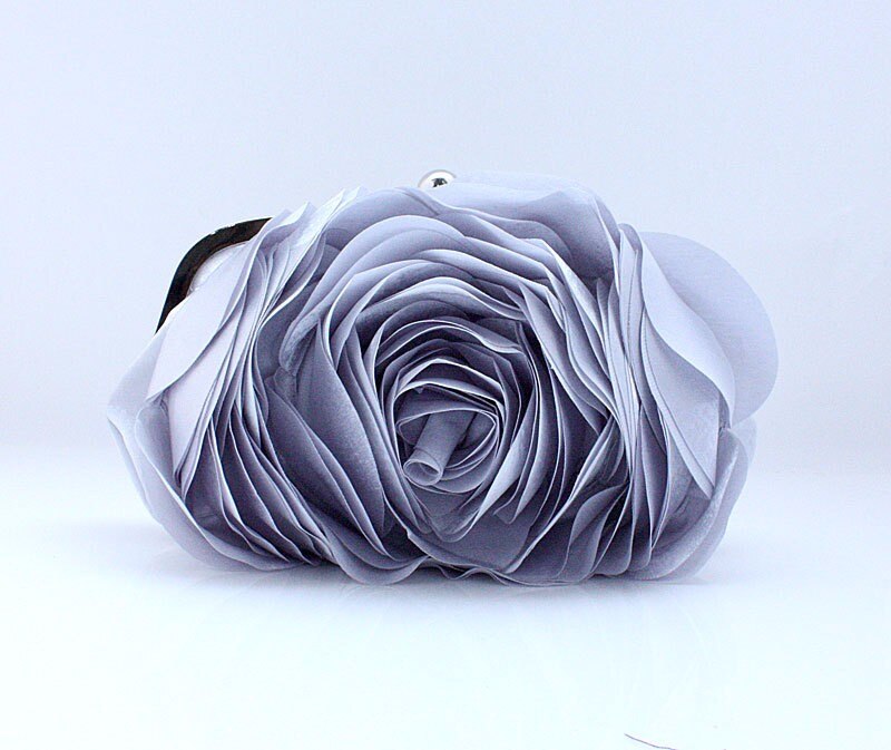 Bolsa Clutch em Formato de Flor