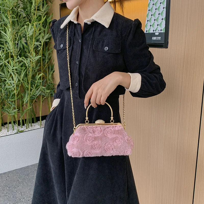 Bolsa Clutch Veludo com Rosas