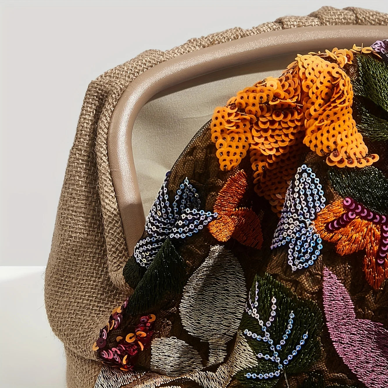Bolsa Clutch Grande com Bordados de Flor