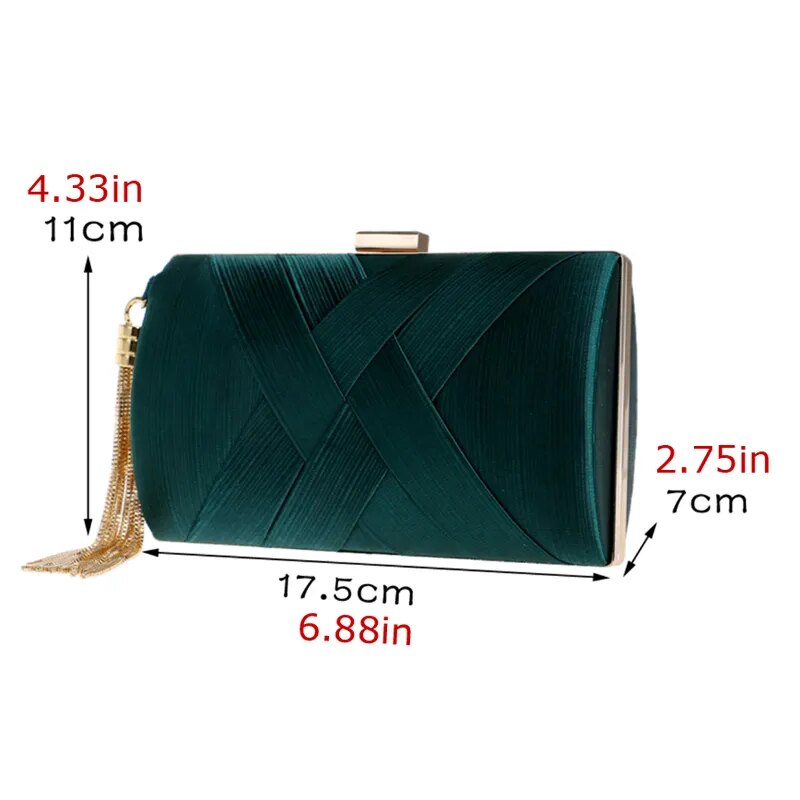 Bolsa Clutch com Detalhes Transpassados
