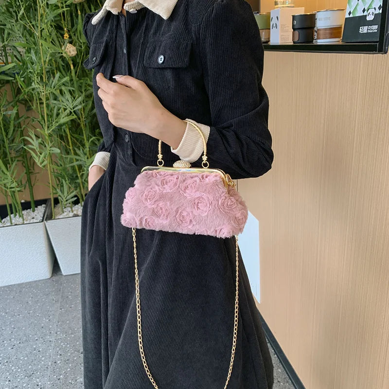 Bolsa Clutch Veludo com Rosas