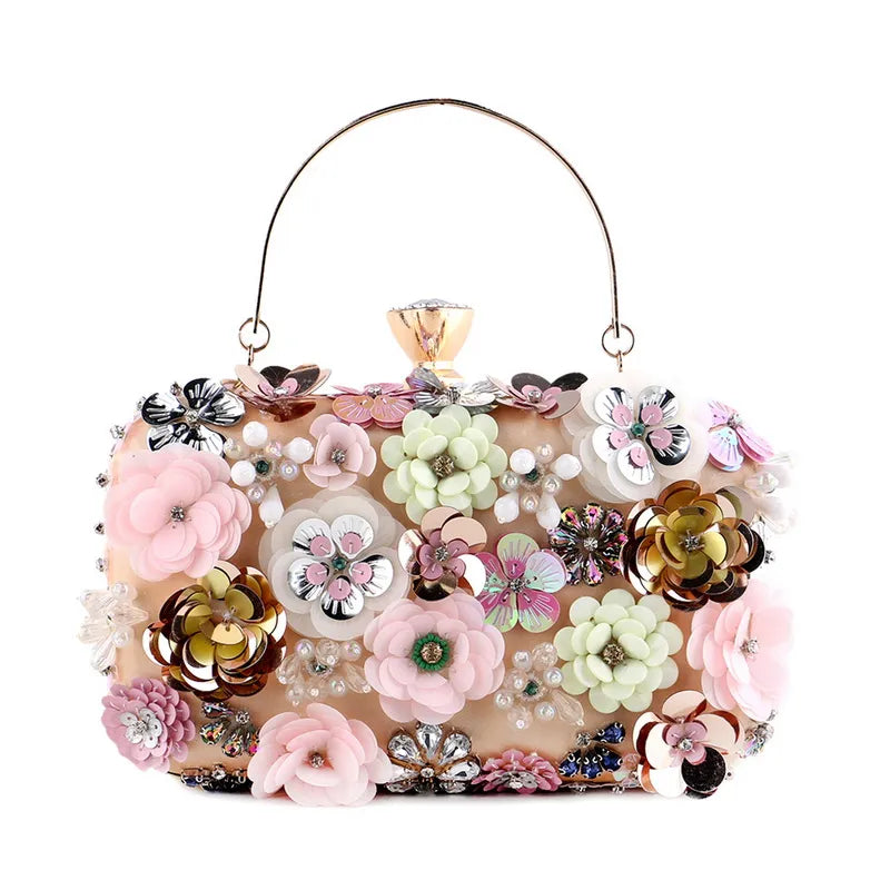 Bolsa Clutch com Aplicações em Flores
