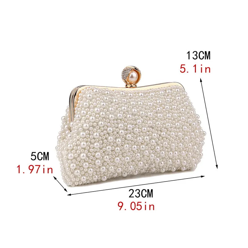 Bolsa Clutch com Aplicações em Pérolas