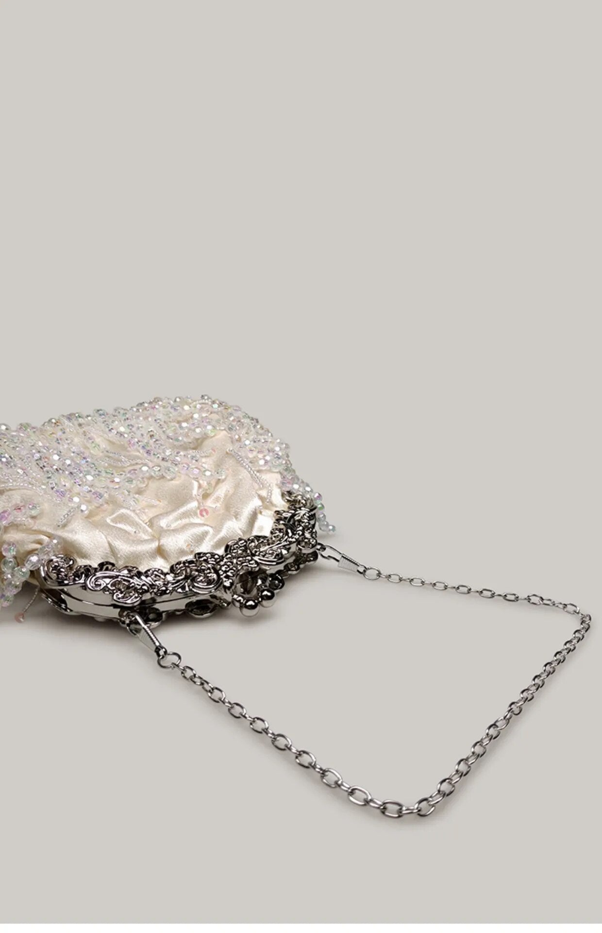 Bolsa Clutch com Franjas em Miçangas Branca