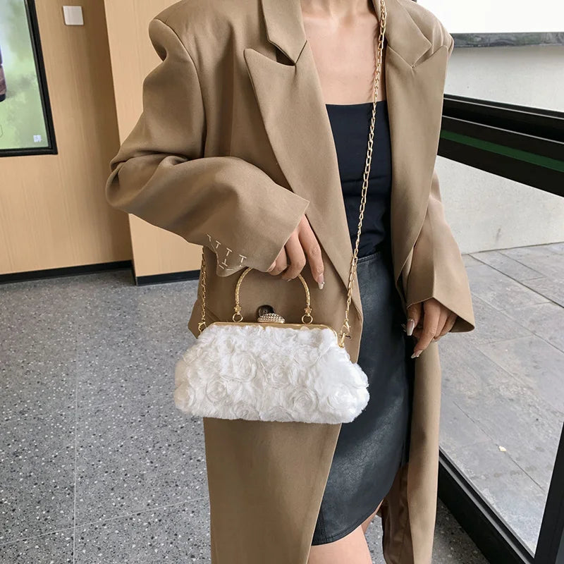 Bolsa Clutch Veludo com Rosas