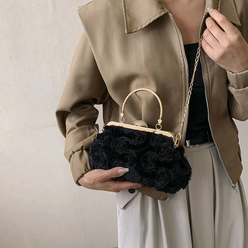 Bolsa Clutch Veludo com Rosas