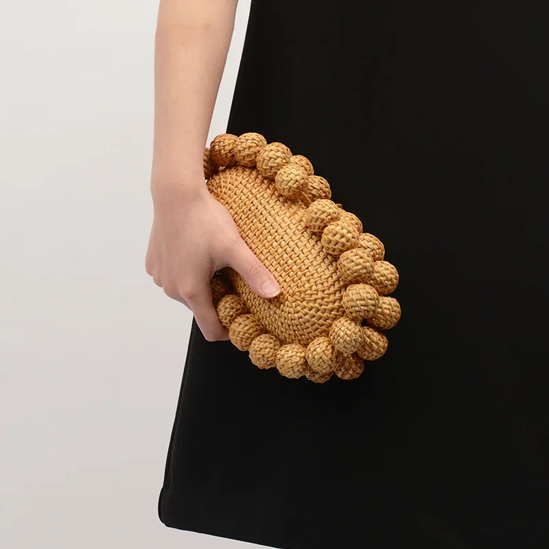 Bolsa Clutch Oval em Palha
