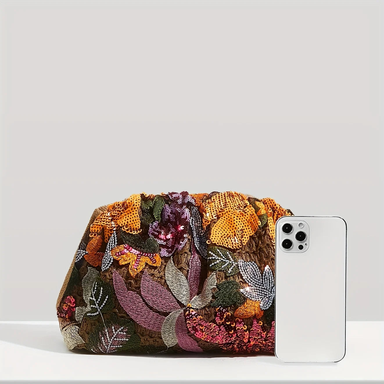 Bolsa Clutch Grande com Bordados de Flor
