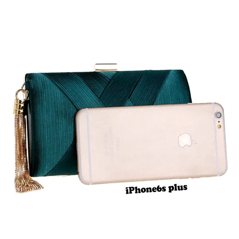 Bolsa Clutch com Detalhes Transpassados