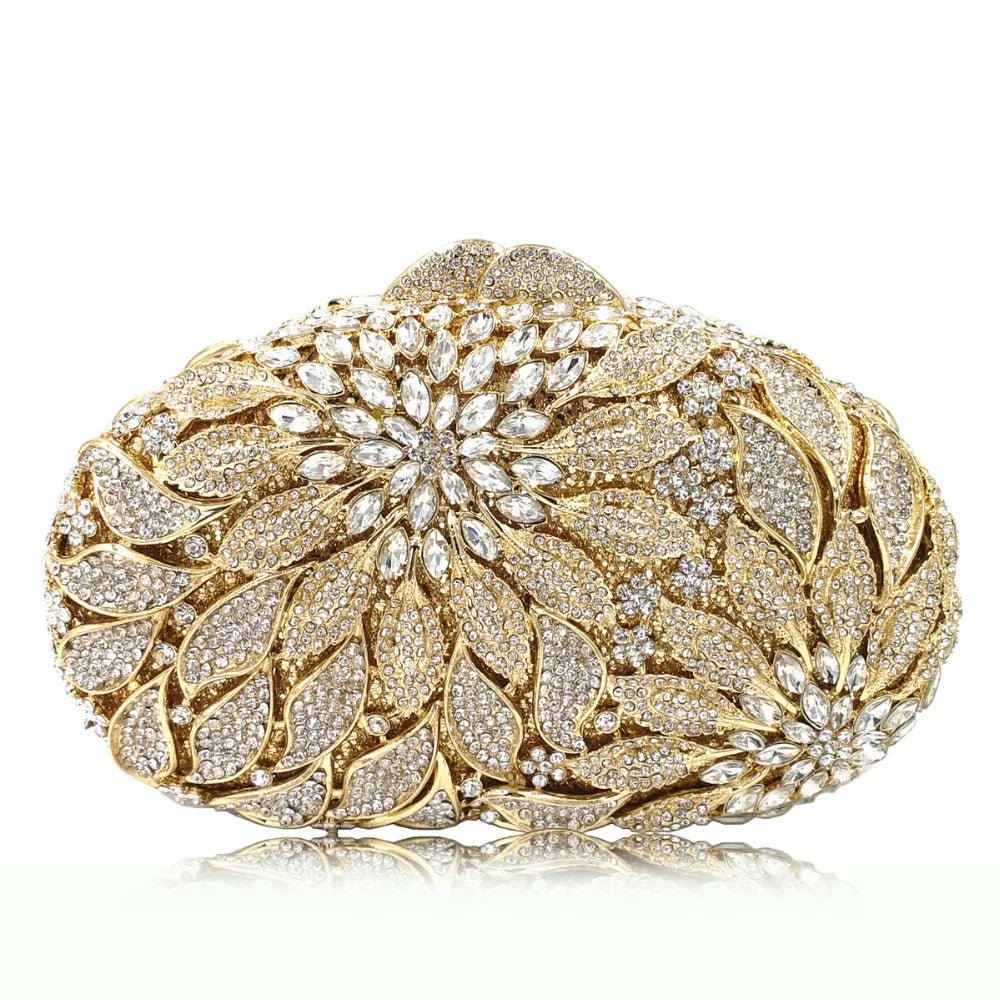 Bolsa Clutch Cravejada com Flores