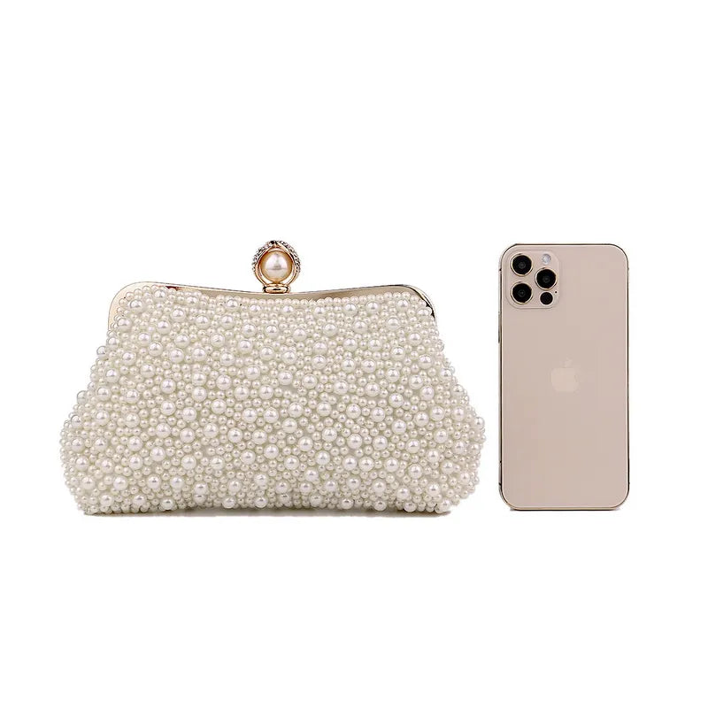 Bolsa Clutch com Aplicações em Pérolas