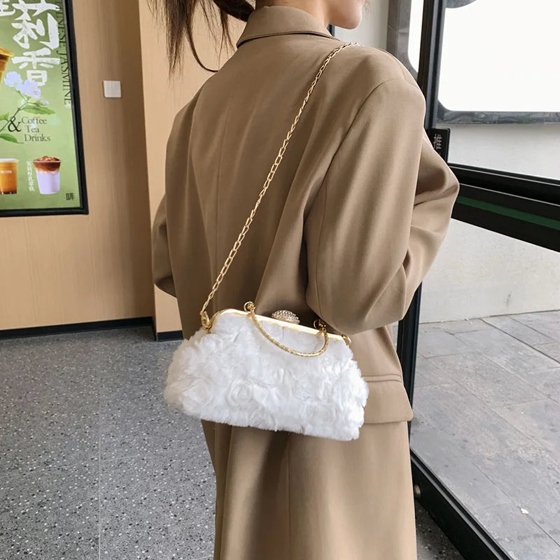 Bolsa Clutch Veludo com Rosas