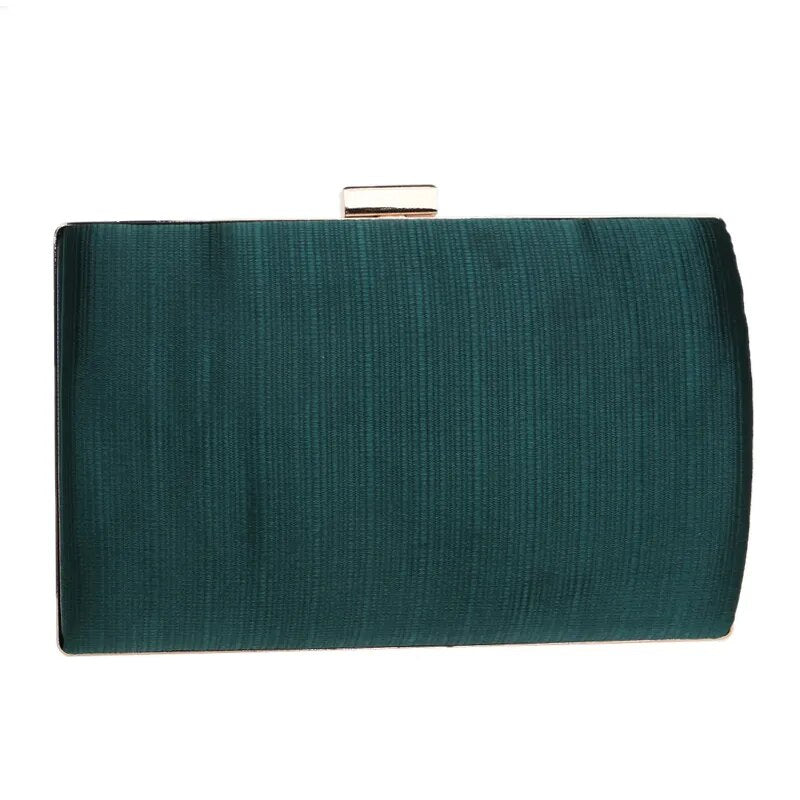 Bolsa Clutch com Detalhes Transpassados